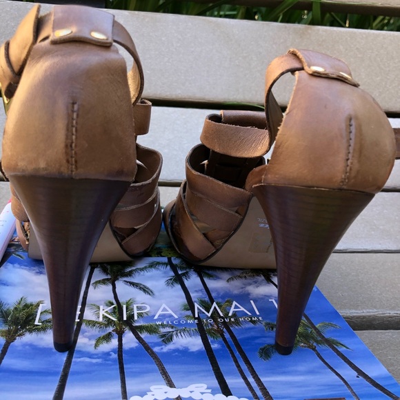 EUC Bata Brand Sandal from Venezia - Picture 2 of 4